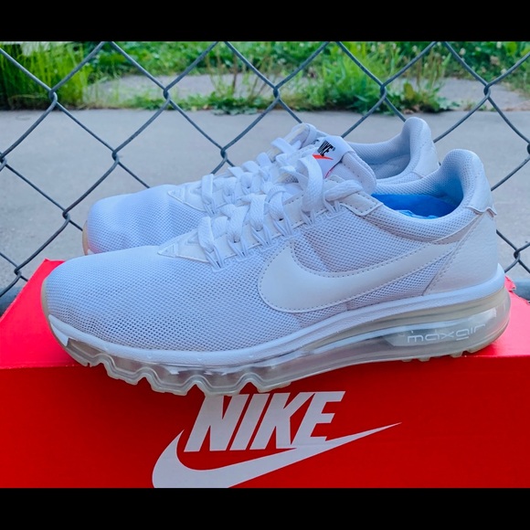 (EOS) - Picture 8 of 16